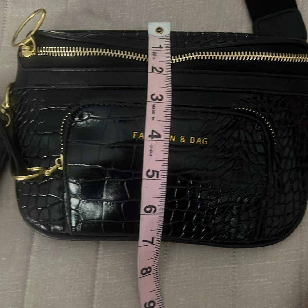 (Fashion & Bag) unisex crossbody bag/ belt bag/ purse - Picture 13 of 17